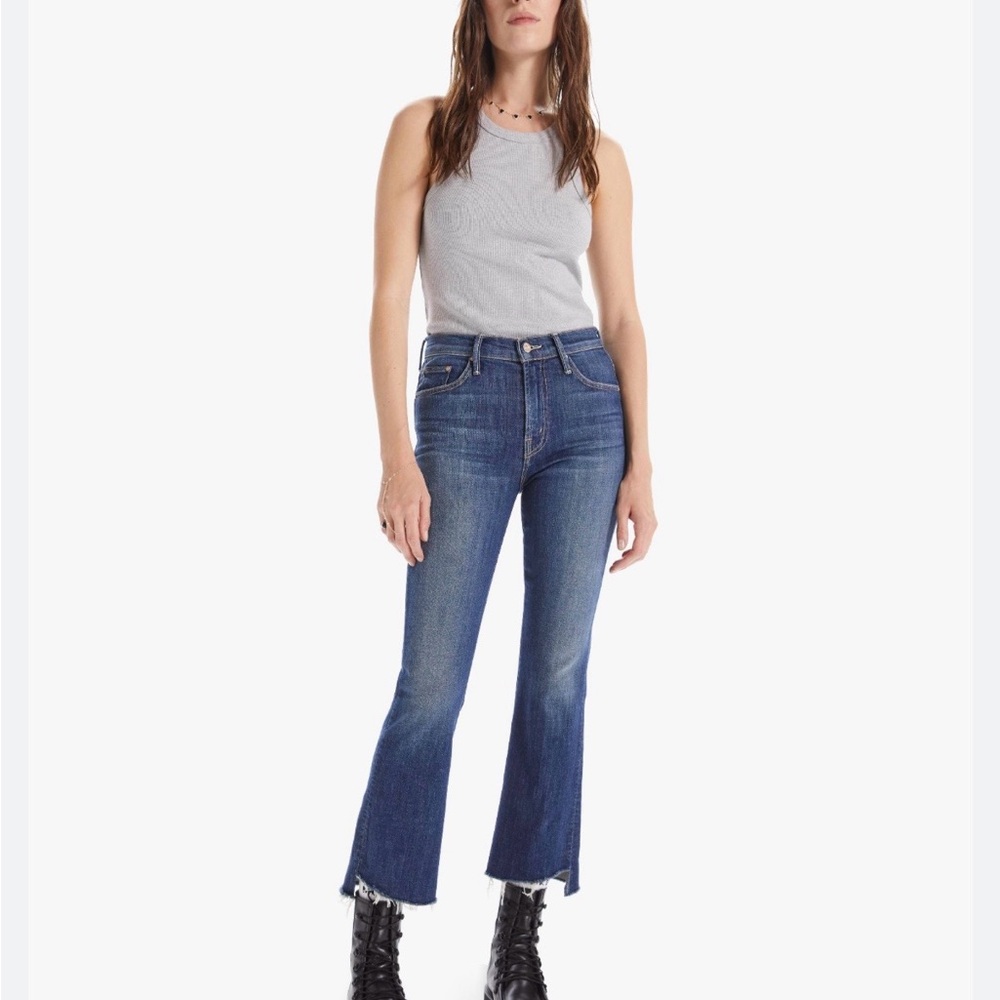 MOTHER Insider Crop Step Fray Bootcut
in Girl Crush size 23. Like new condition.